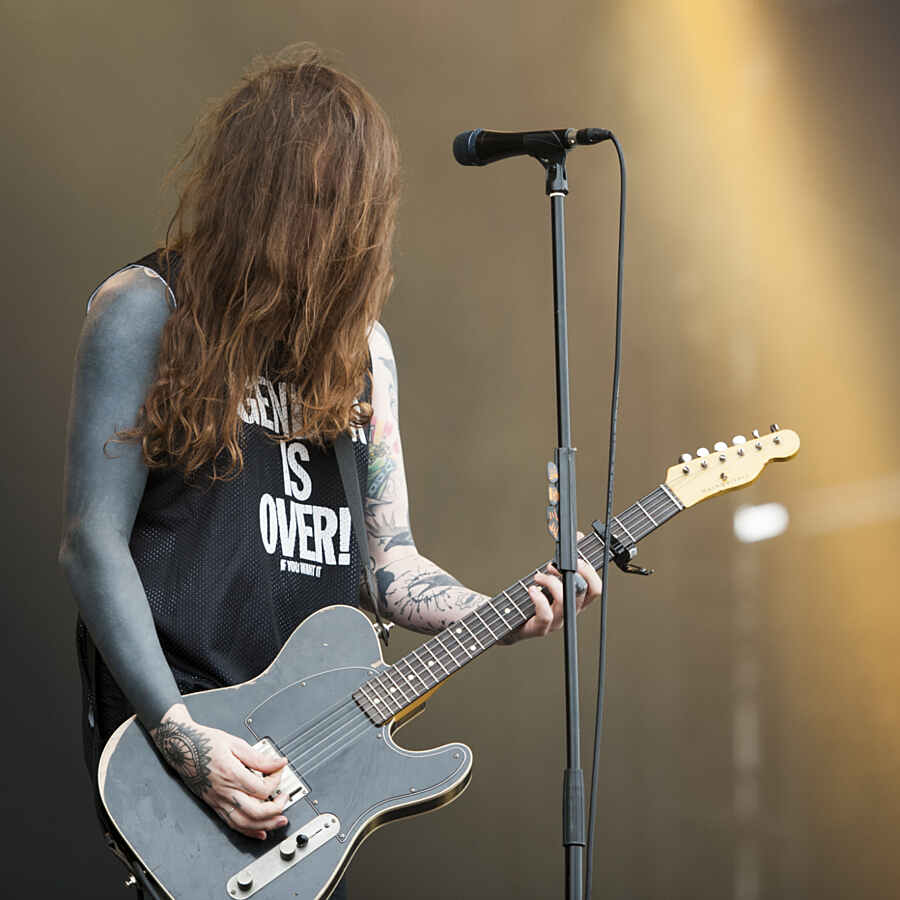 Laura Jane Grace burns birth certificate in on-stage protest