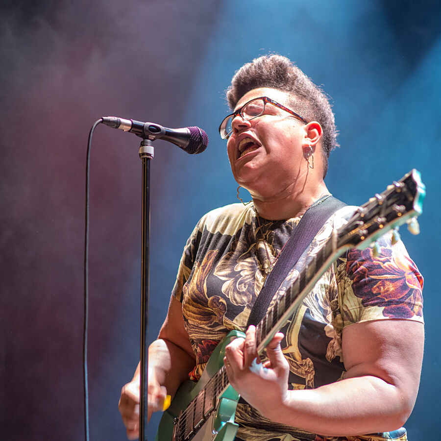 Watch Alabama Shakes play ‘Gimme All Your Love’ and ‘Future People’ on Conan