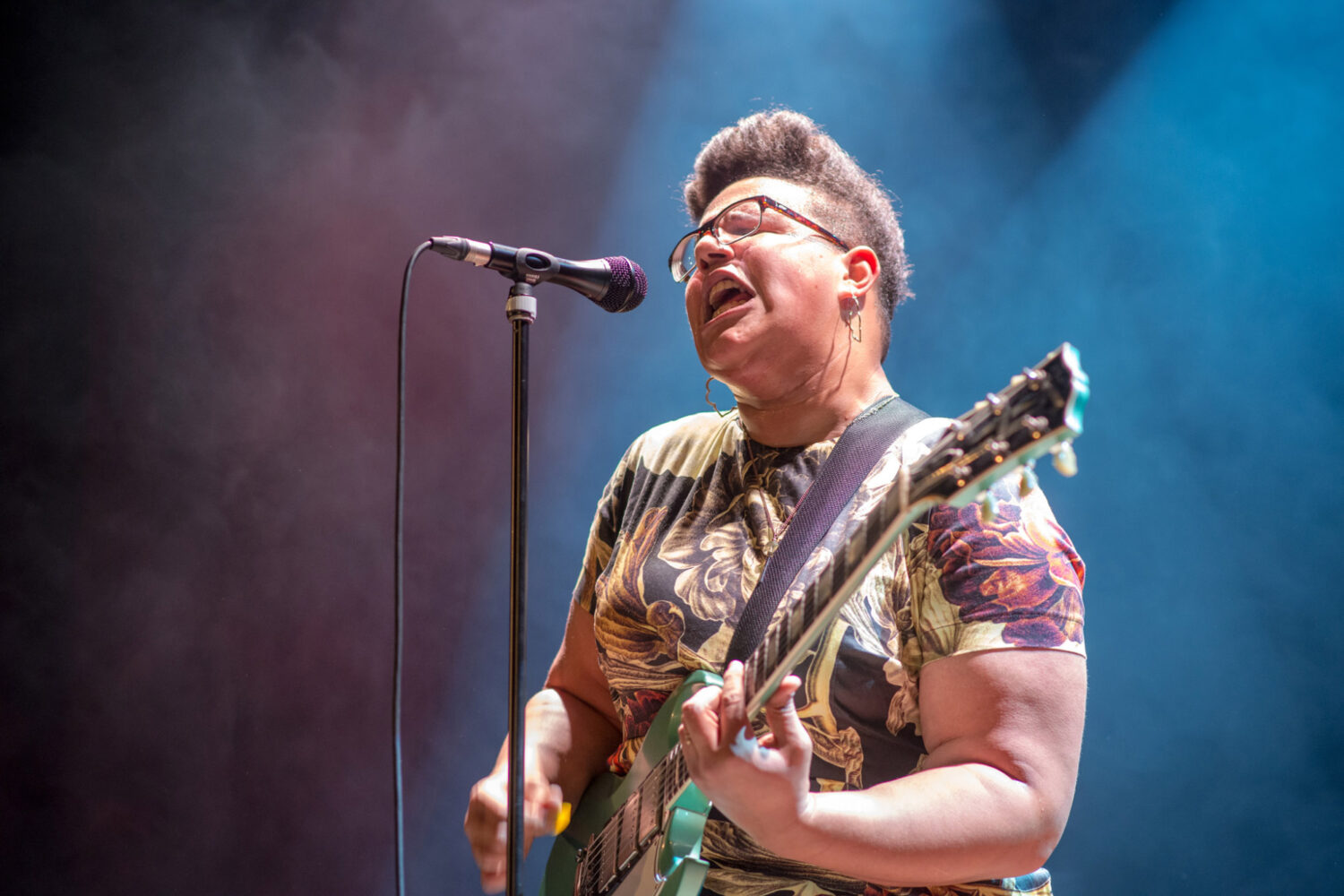 Watch Alabama Shakes Play Gimme All Your Love And Future People On Conan News Diy
