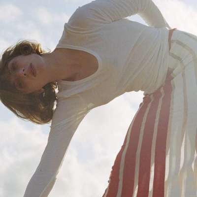 Aldous Harding offers up new video for ‘Fixture Picture’