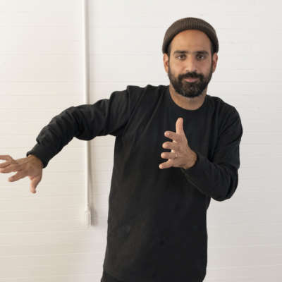 Alex Bleeker has a boogie in ‘Mashed Potatoes’ video