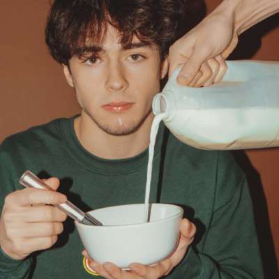 Alfie Templeman shares new video and announces EP ‘Sunday Morning Cereal’