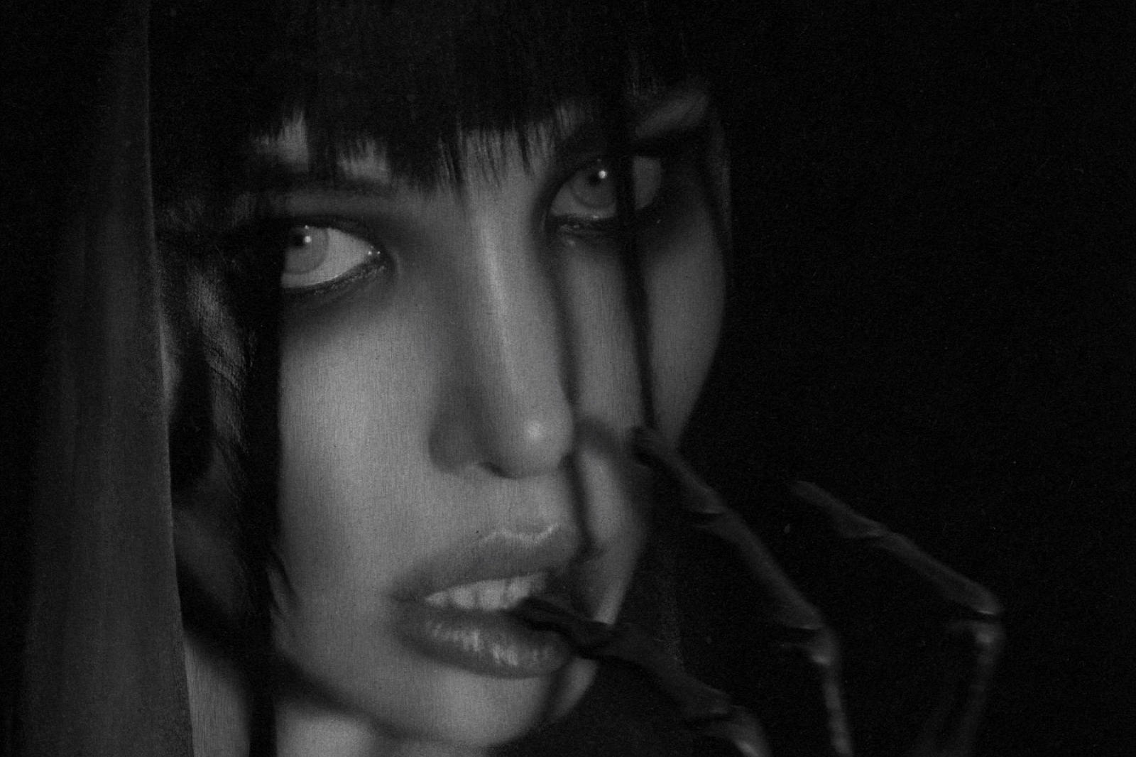 Alice Glass airs new single 'Fair Game'