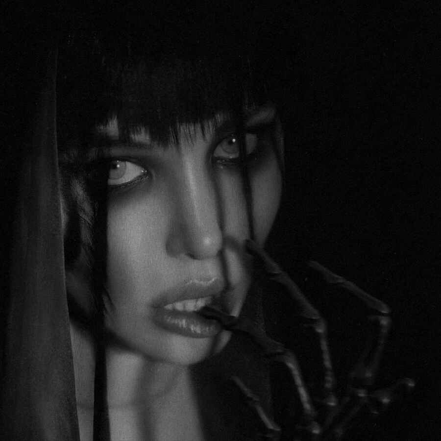 Alice Glass airs new single 'Fair Game'