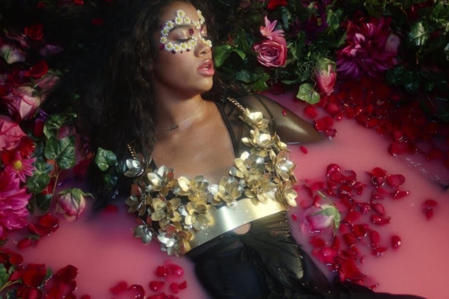 Amber Mark shares a new video for ‘Love Me Right’