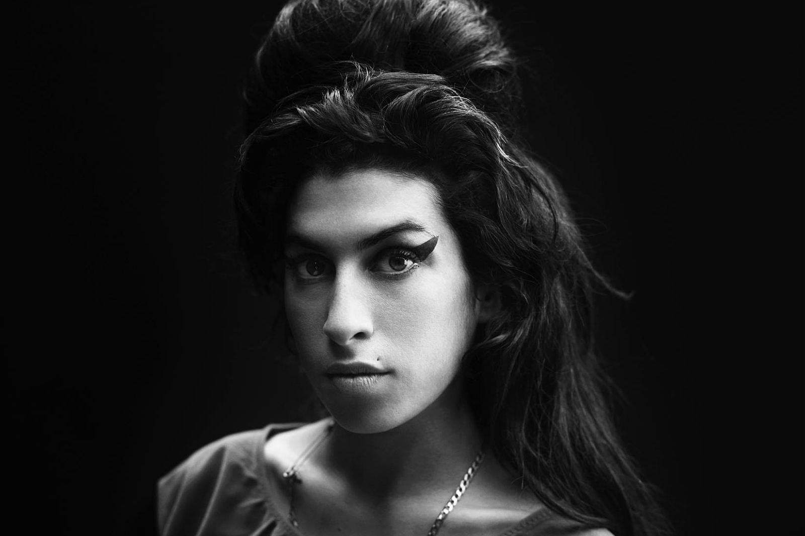 Watch previously unseen footage of Amy Winehouse recording with Mark Ronson