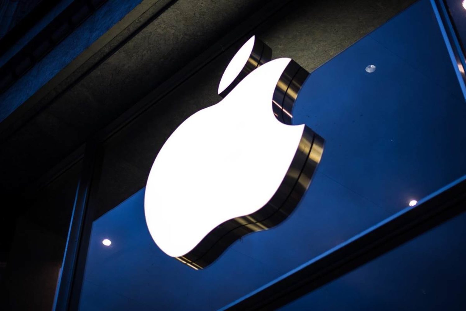 Apple reverses decision, says it will pay rights holders during three-month free trial
