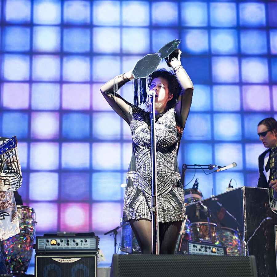 Watch Arcade Fire cover Feist's 'I Feel It All' at Calgary show