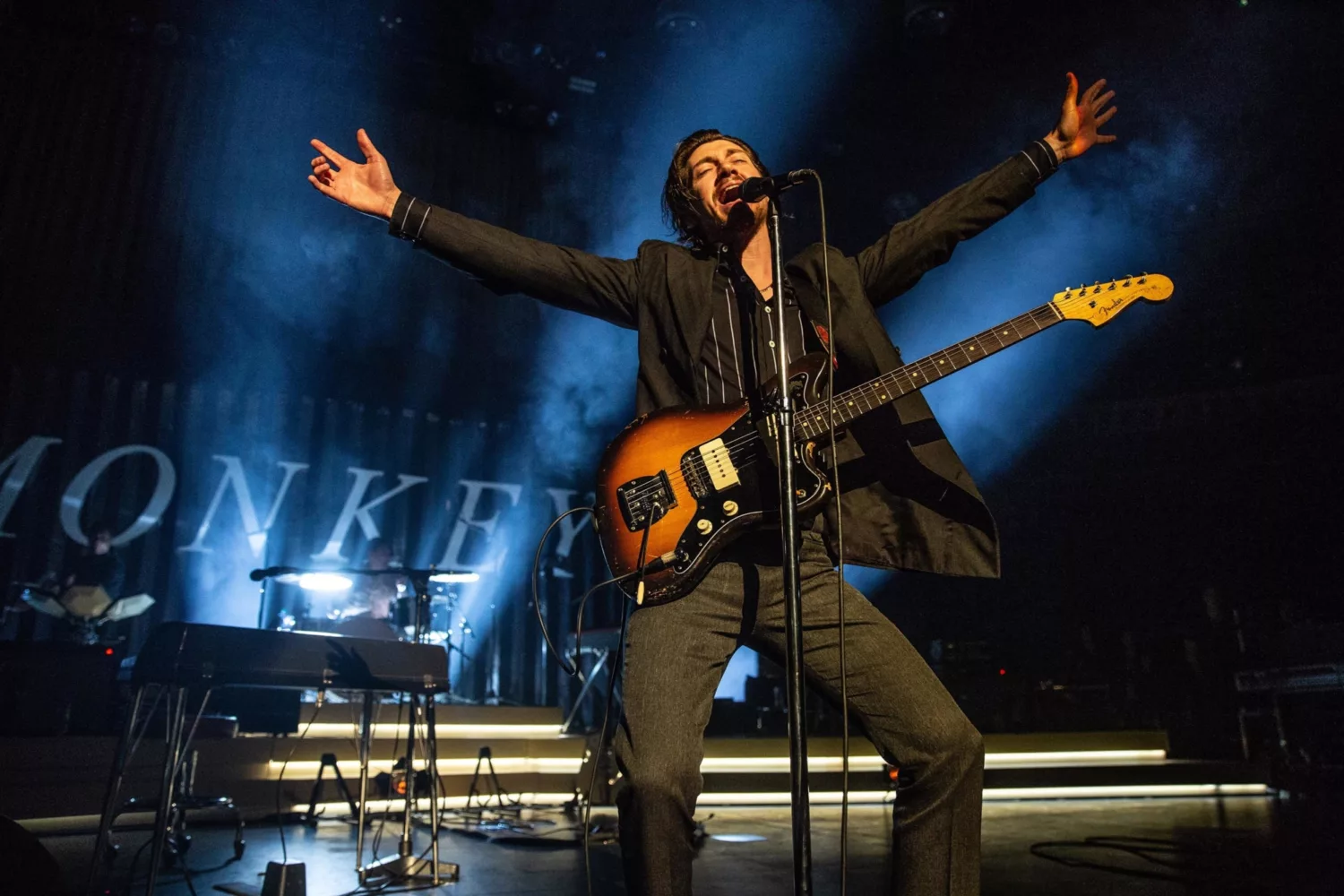 Arctic Monkeys Unleash Live Video Of Arabella News Diy Magazine