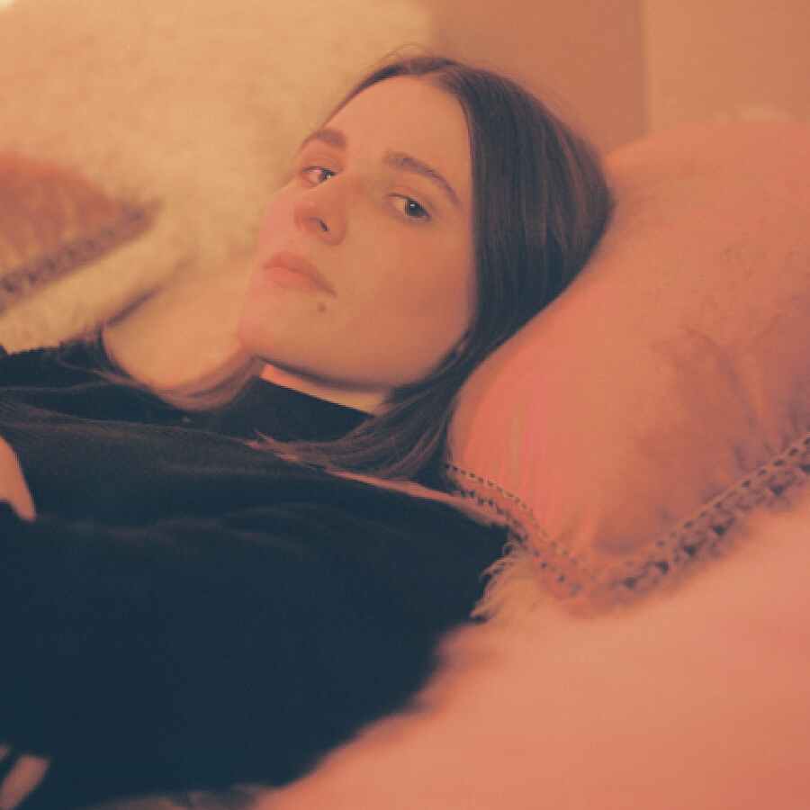 Art School Girlfriend releases the video for 'Diving'