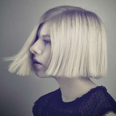 Aurora brings ‘Conqueror’ to Fallon