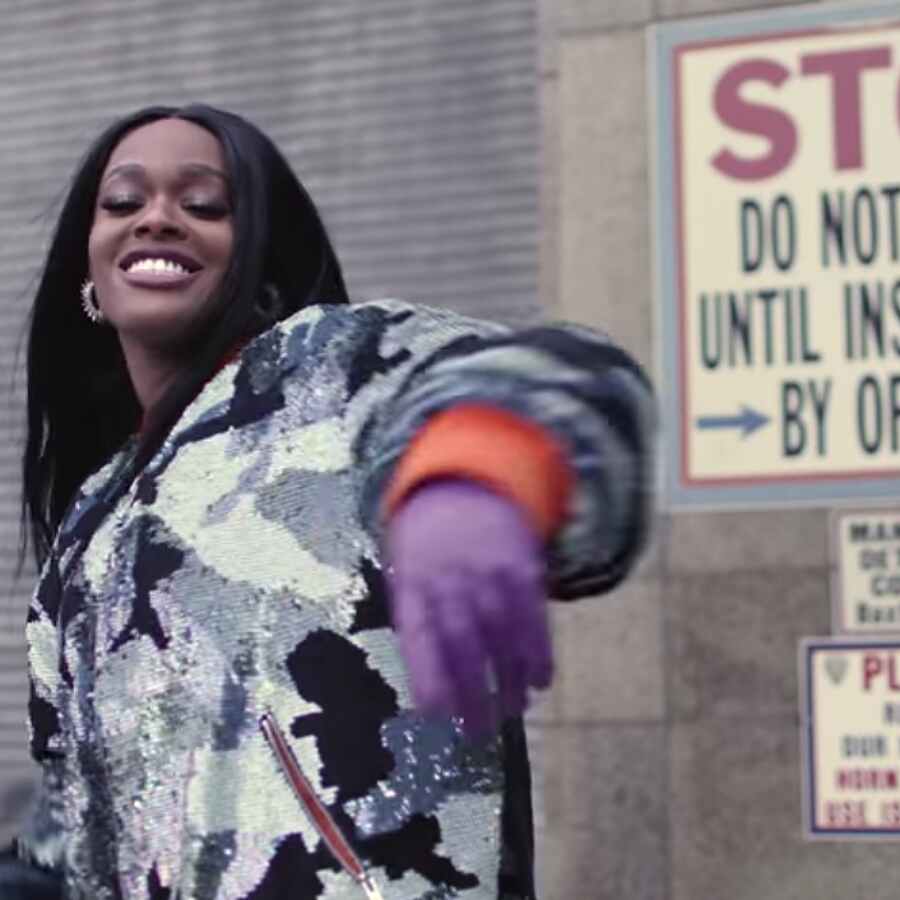 Azealia Banks goes out and about in video for 'The Big Big Beat'