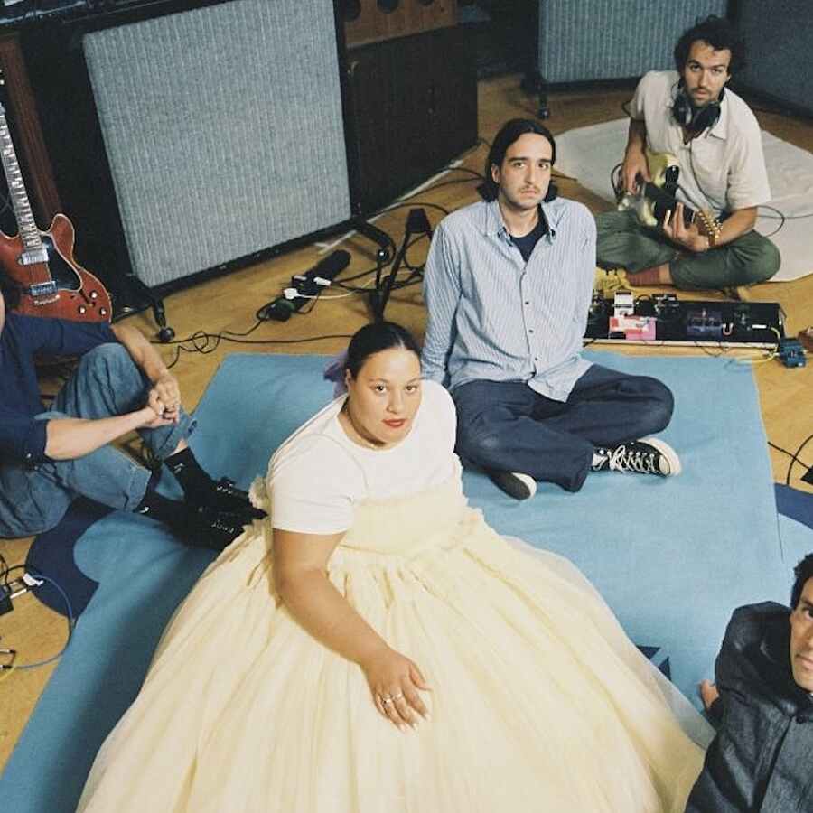 Babeheaven release new single 'Heartbeat'