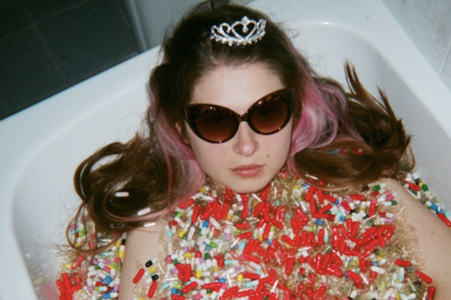Baby Queen drops new track ‘Medicine’