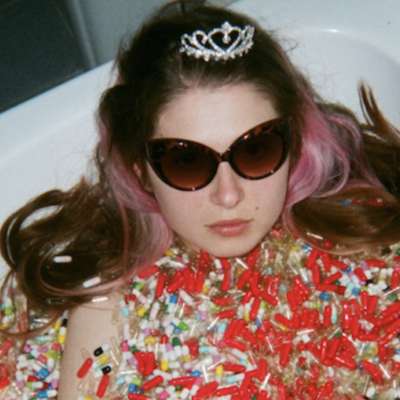 Baby Queen announces debut EP ‘Medicine’