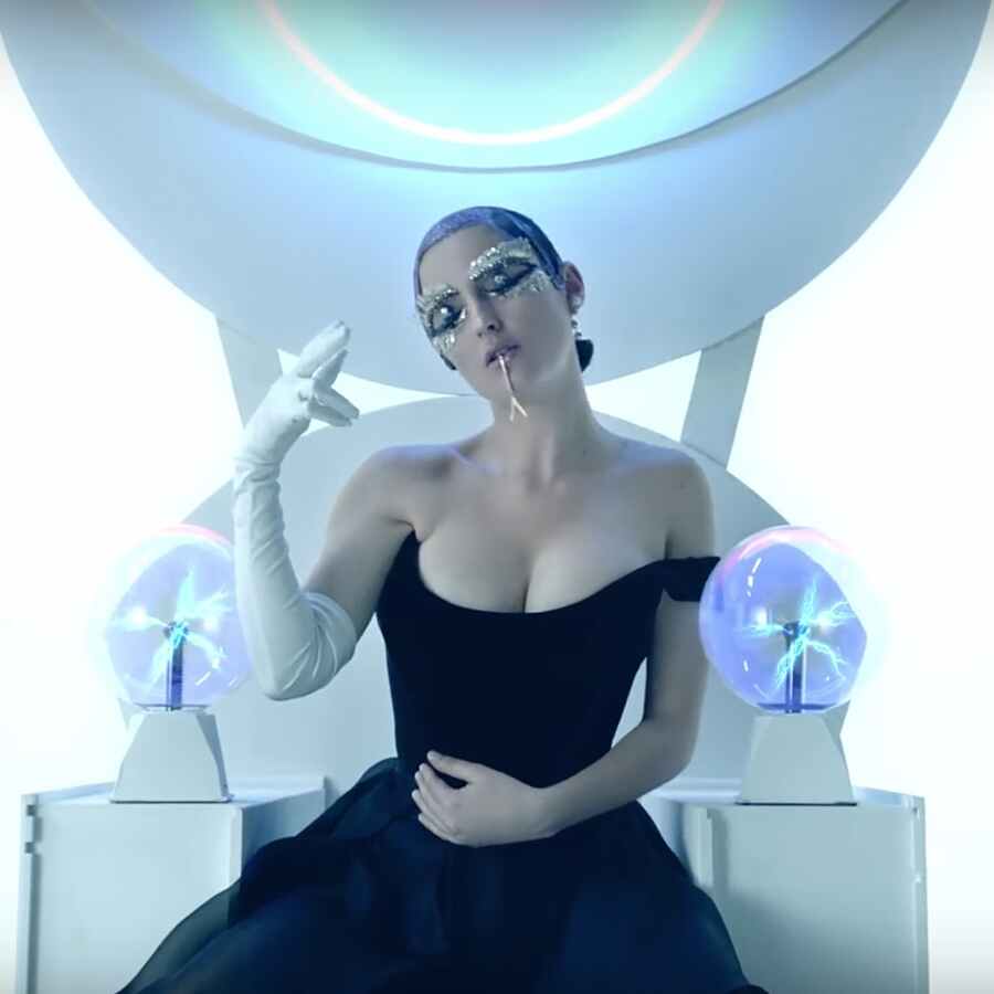 BANKS' 'Gemini Feed' gets a glitchy new video