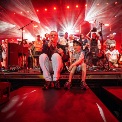 Belle and Sebastian announce double live album 'What To Look For In Summer'