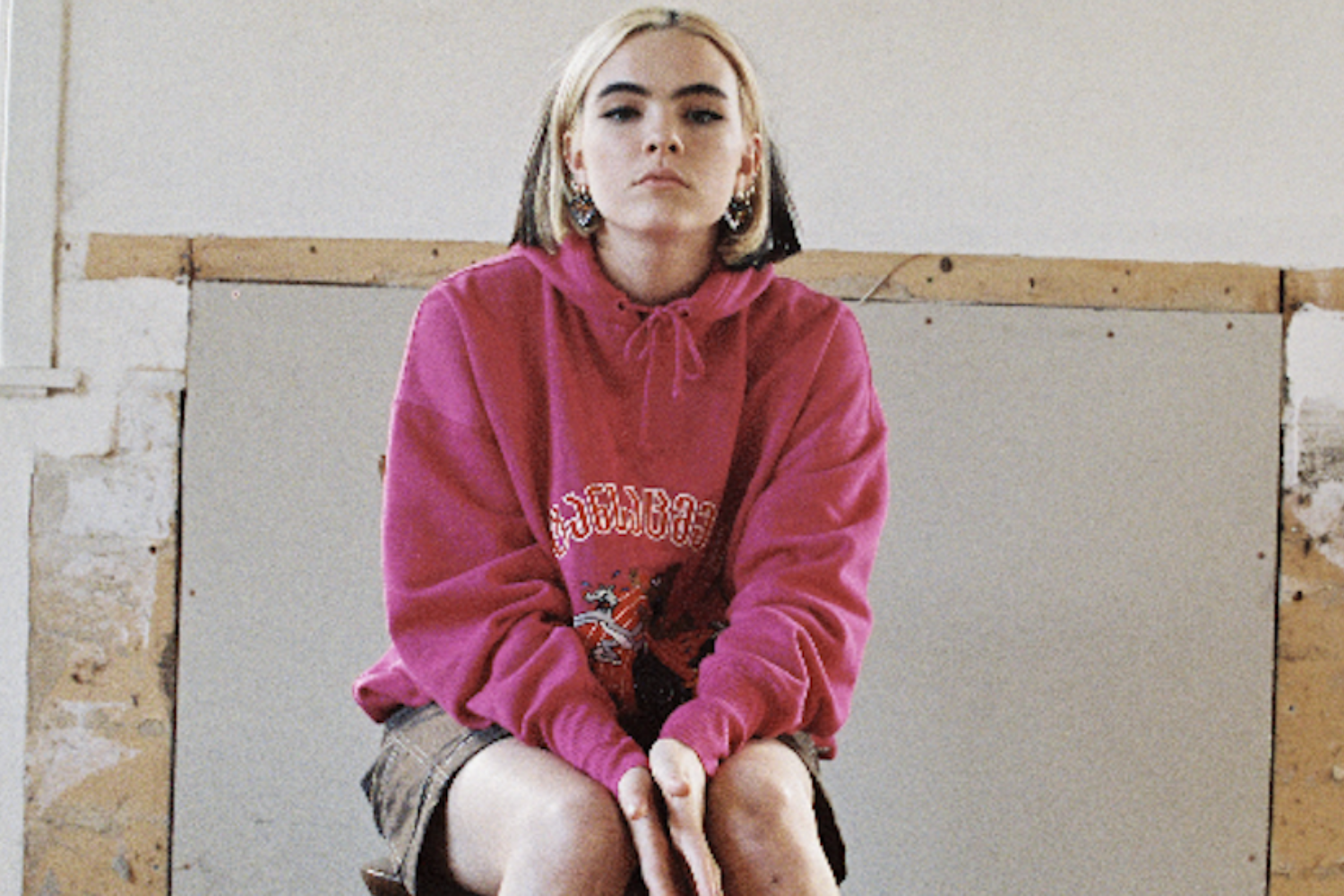 BENEE teams up with Lily Allen and Flo Milli for 'Plain'