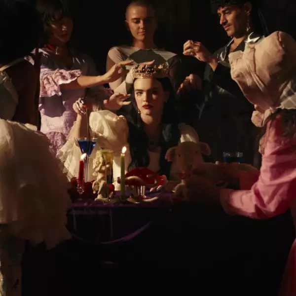 BENEE unveils the video for 'Happen To Me'