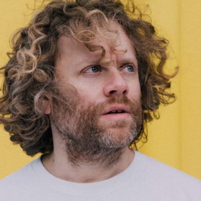 Benny Sings covers Bruce Springsteen's 'Dancing In The Dark'