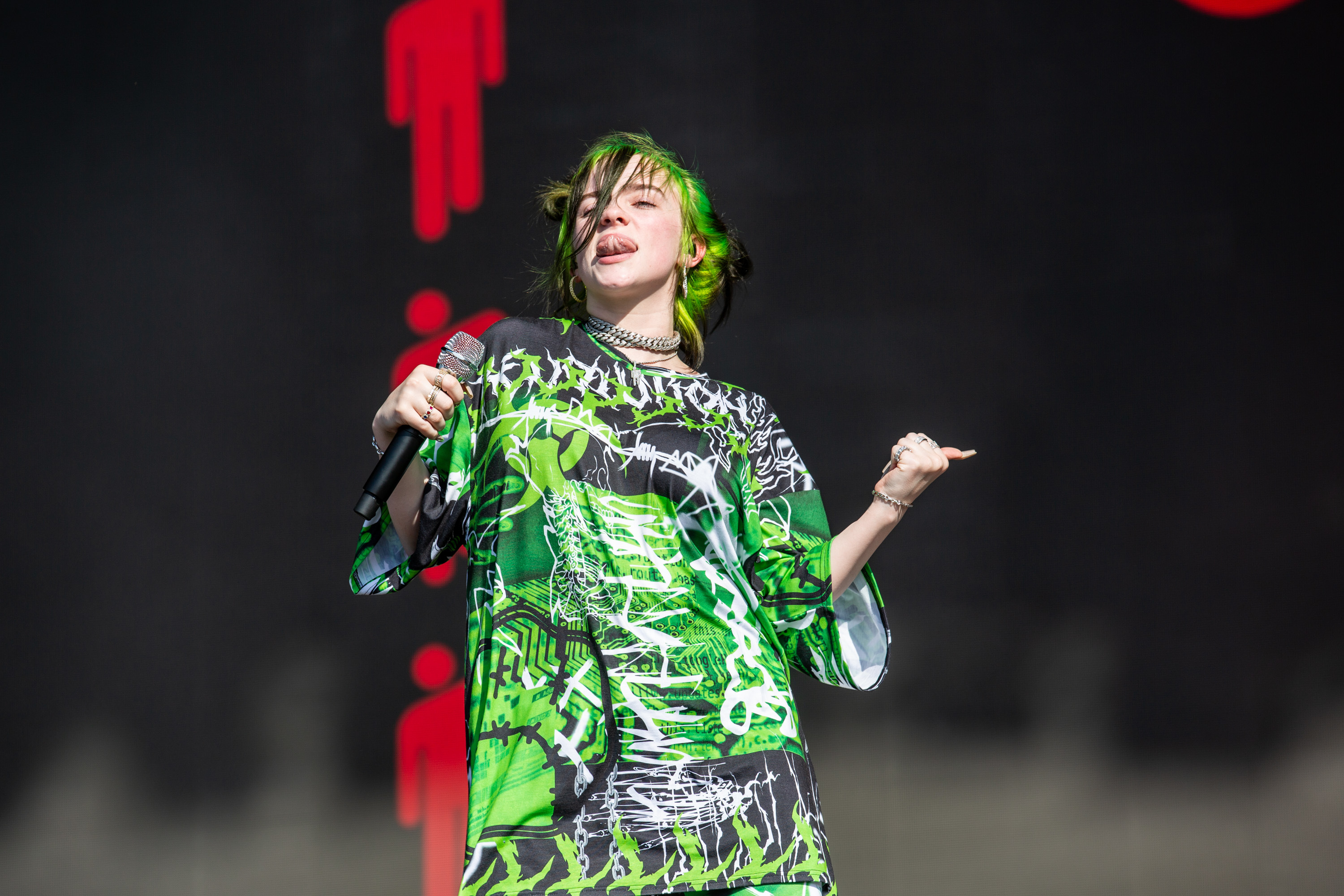 Billie Eilish's blue hair and outfit at the 2019 Reading and Leeds Festival - wide 6