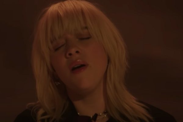 Billie Eilish performs 'Happier Than Ever' on Jimmy Fallon