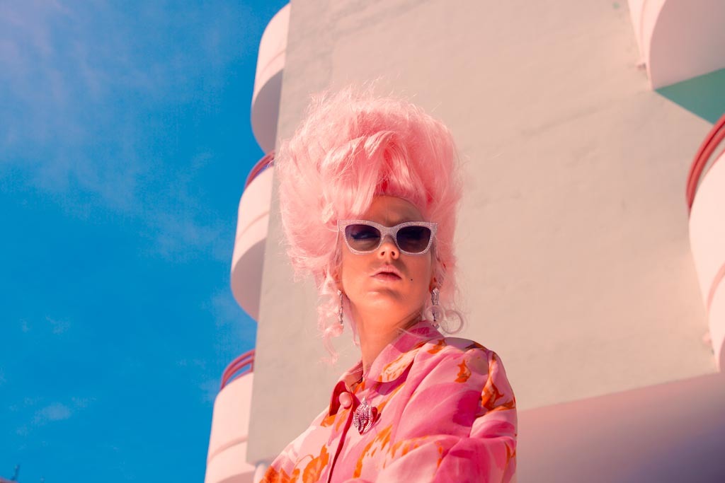 “We turned up with a wig in a flight case” - Black Honey talk their new ‘I Don’t Ever Wanna Love’ video