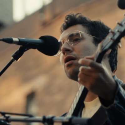 Bleachers perform ‘chinatown’ and ‘45’ live