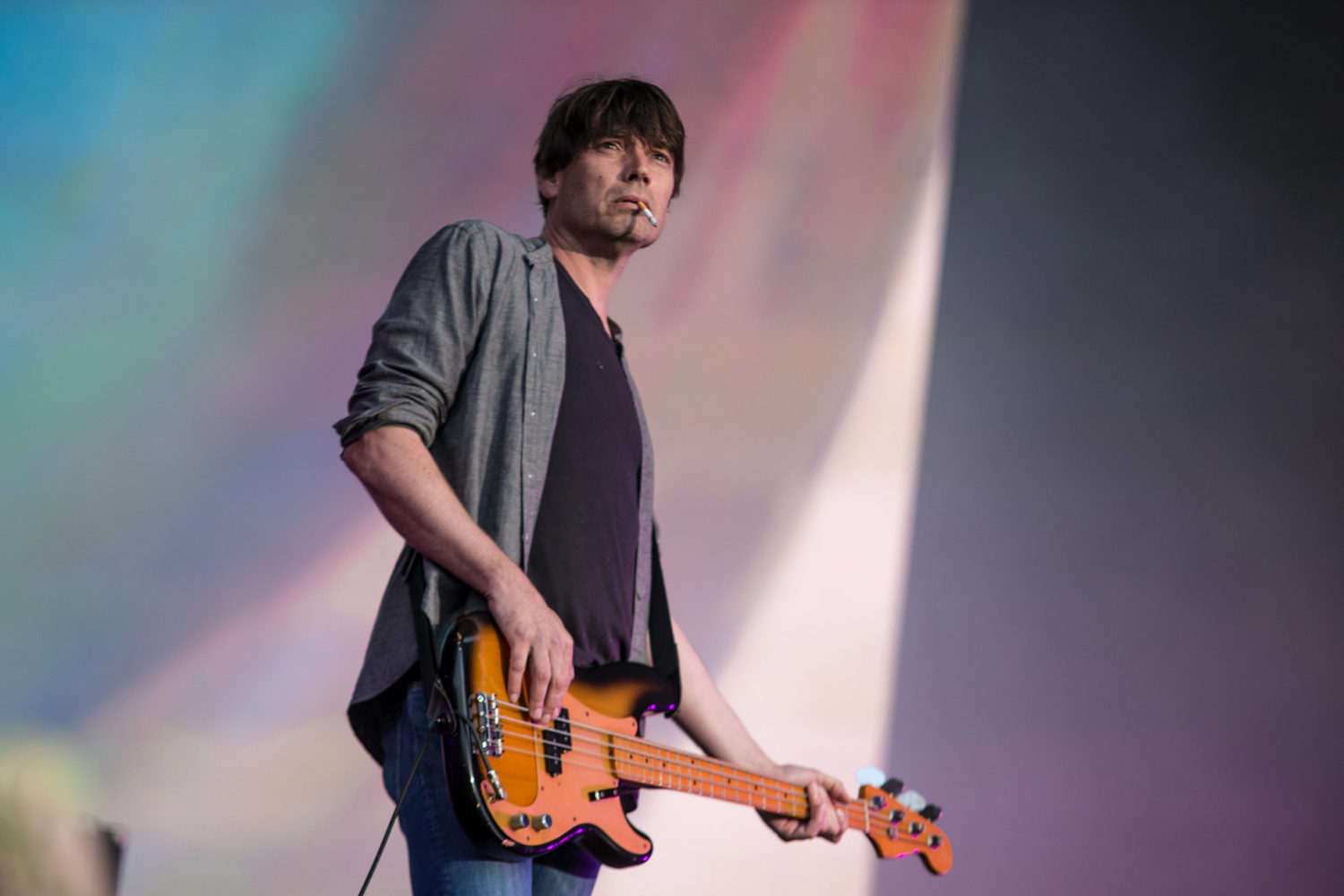 Watch Blur's Alex James and Jamie Oliver play 'Wonderwall' as part of a DJ set