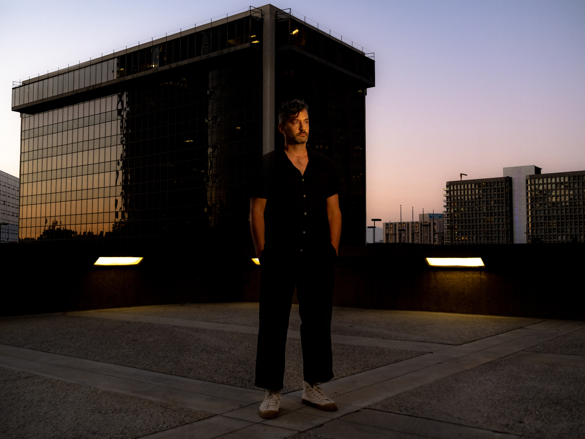 Bonobo previews 'Fragments' with new track 'Shadows' - Vimarsana News