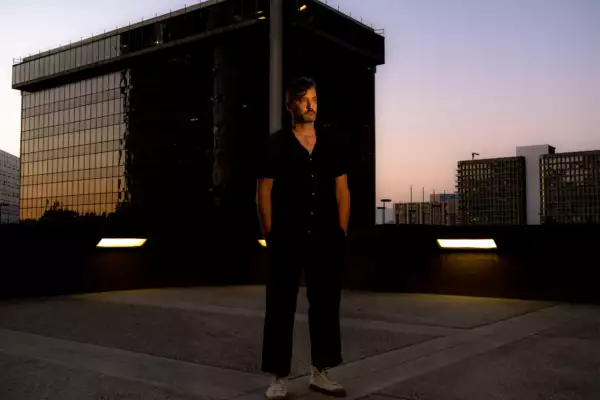 Bonobo previews 'Fragments' with new track 'Shadows'