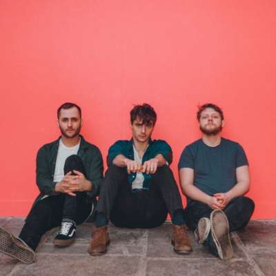 Leeds trio Caro release new single ‘Fall Apart’