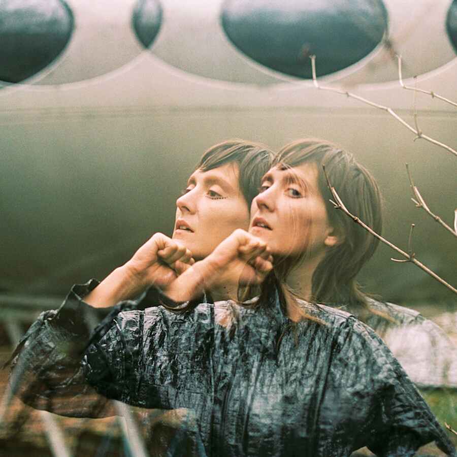 Cate Le Bon dives into new video for ‘Rock Pool’