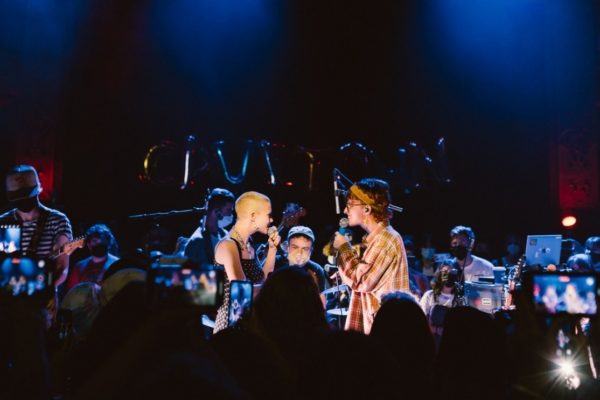 Cavetown and Chloe Moriondo cover 'Teenage Dirtbag'