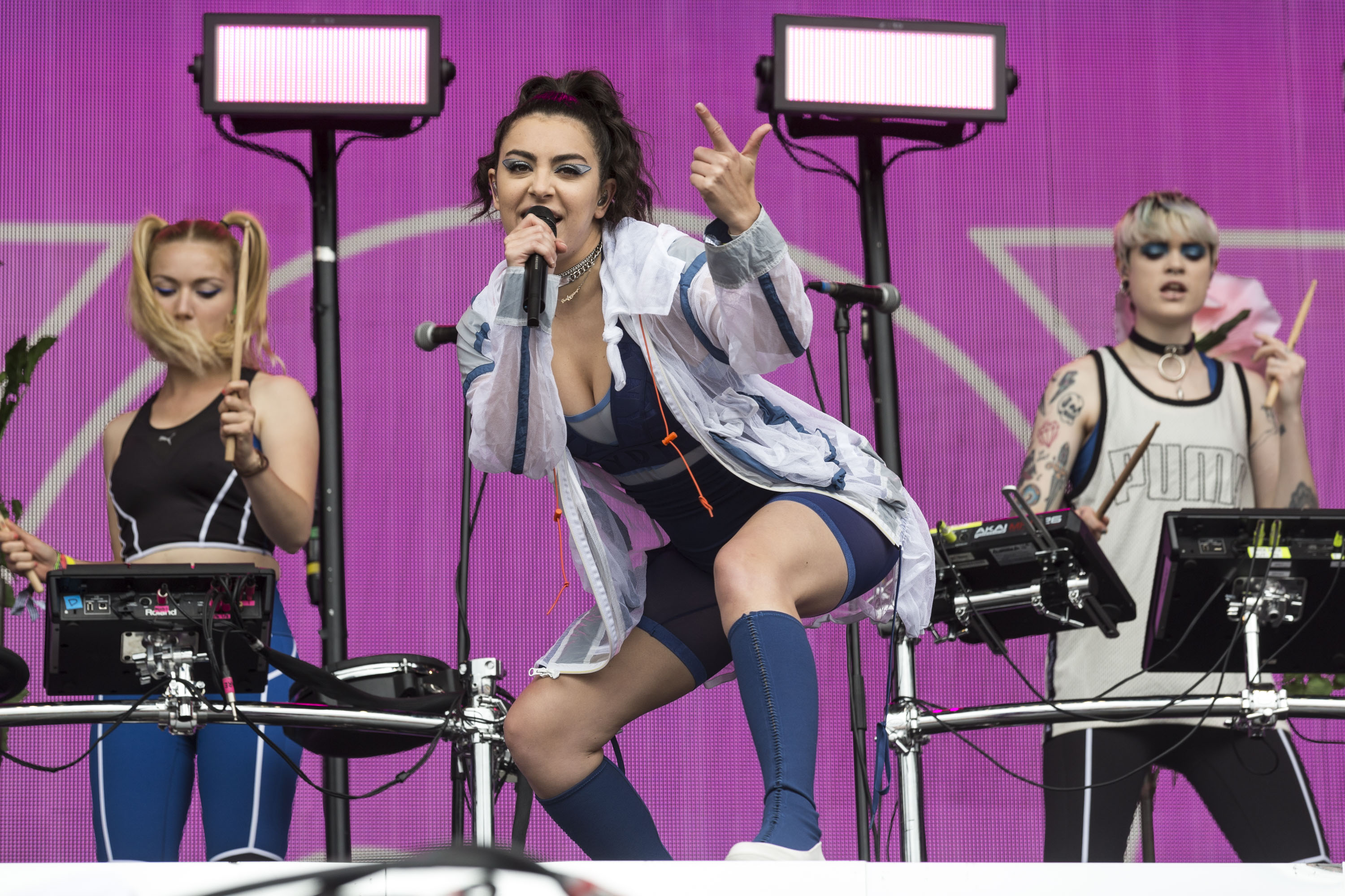 Charli XCX has covered Wolf Alice’s ‘Don’t Delete The Kisses’