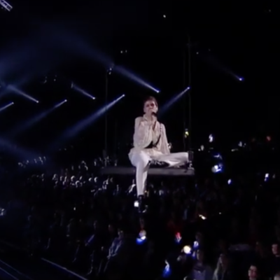 Christine & The Queens performs new version of 'La marcheuse' ft Owen Pallett