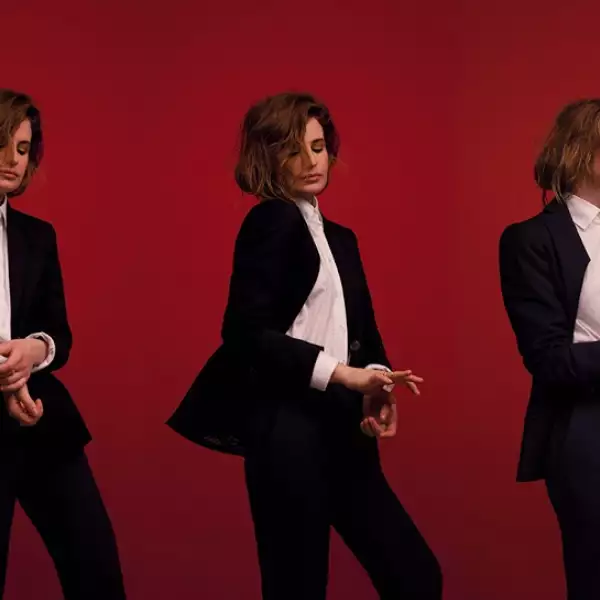 Christine and the Queens and Haim cover Prince together onstage