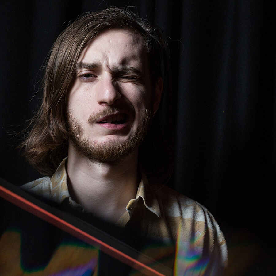 Clarence Clarity unveils ‘Buck-Toothed Particle Smashers’ video