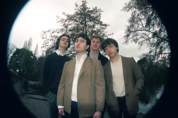 Courting release new banger 'Grand National'