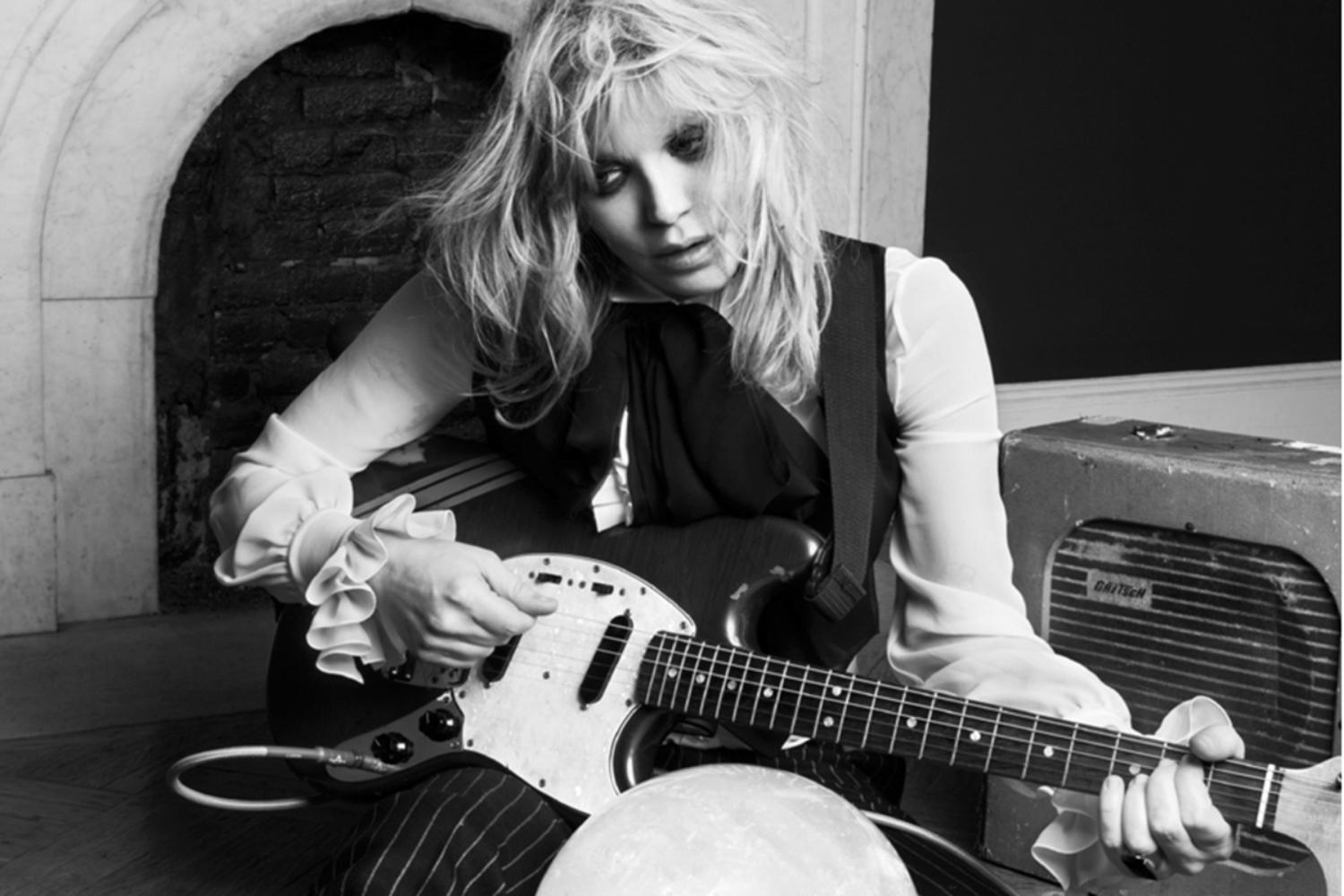 Courtney Love covers Radiohead’s ‘Creep’