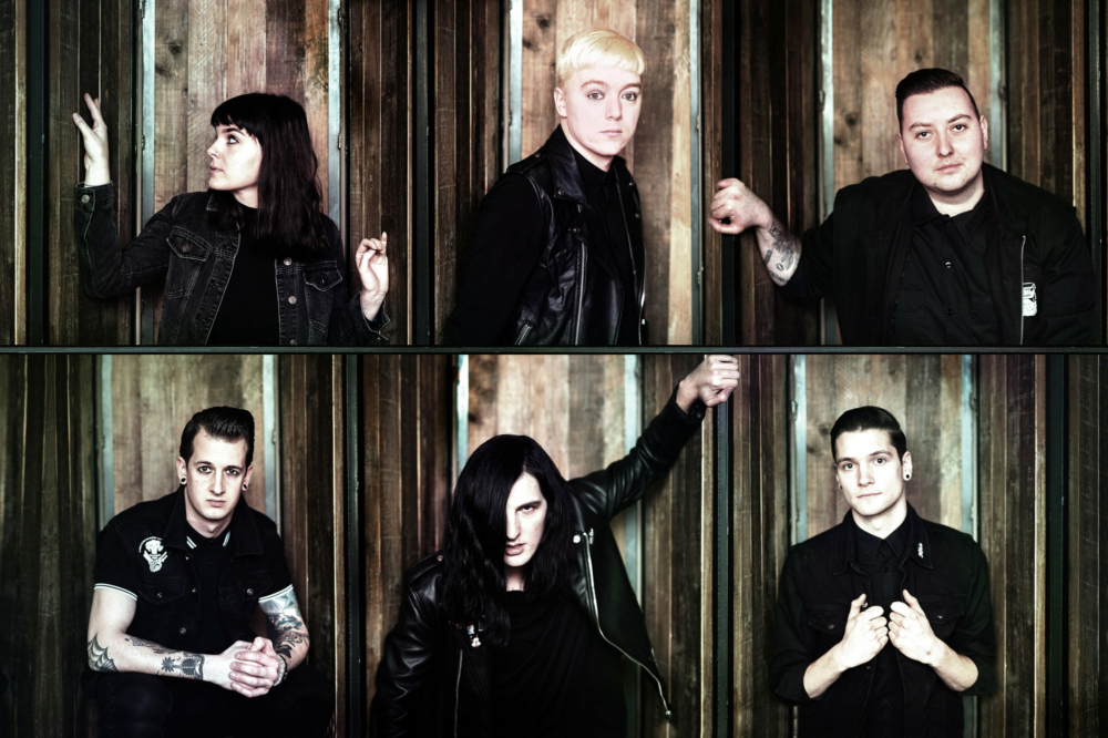 How to disappear completely: Creeper