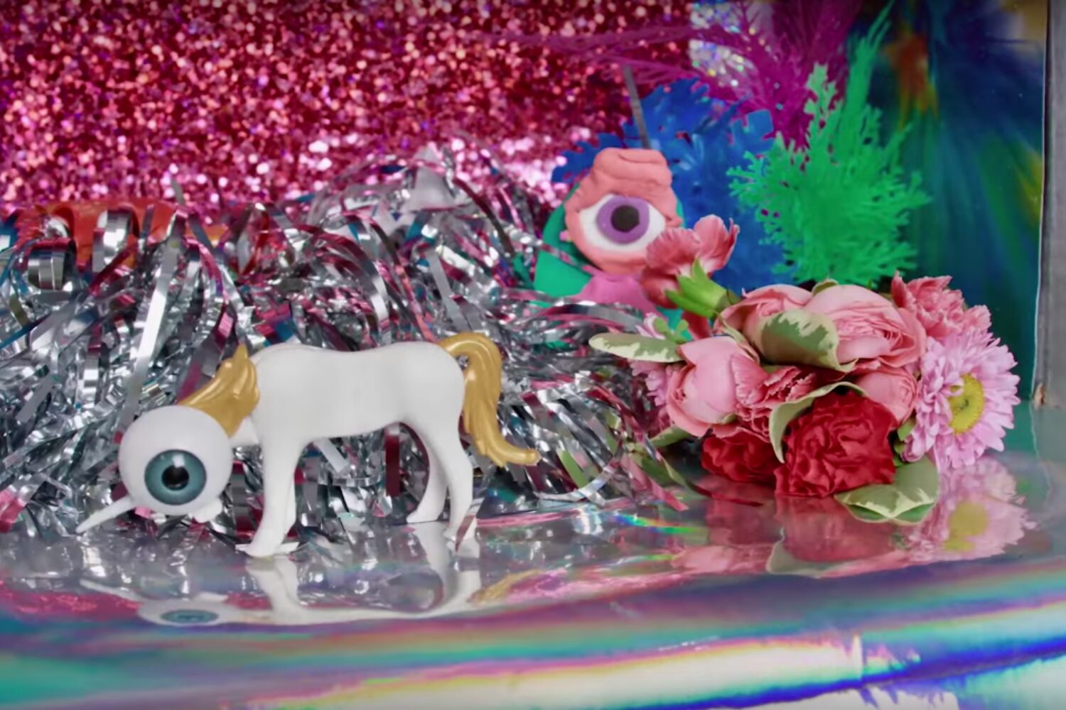Deap Vally have a video for ‘Post Funk’