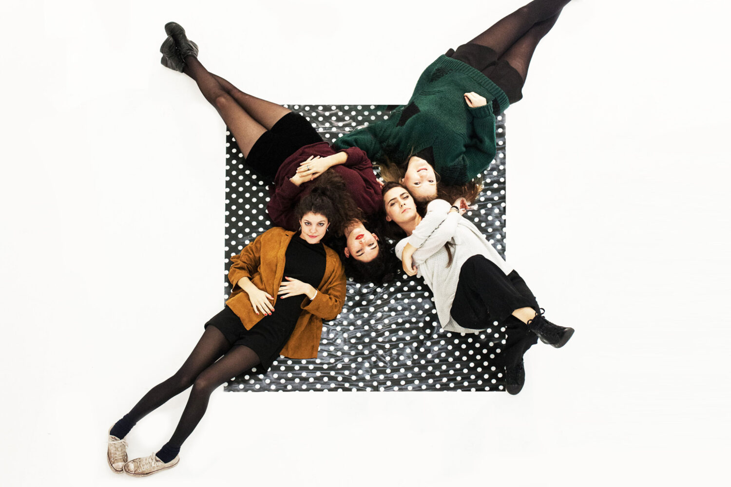 Deers change band name to Hinds