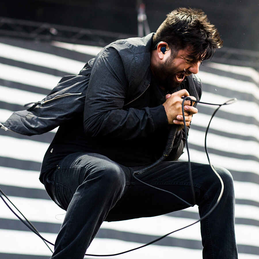 Deftones share the brooding 'Hearts/Wires'