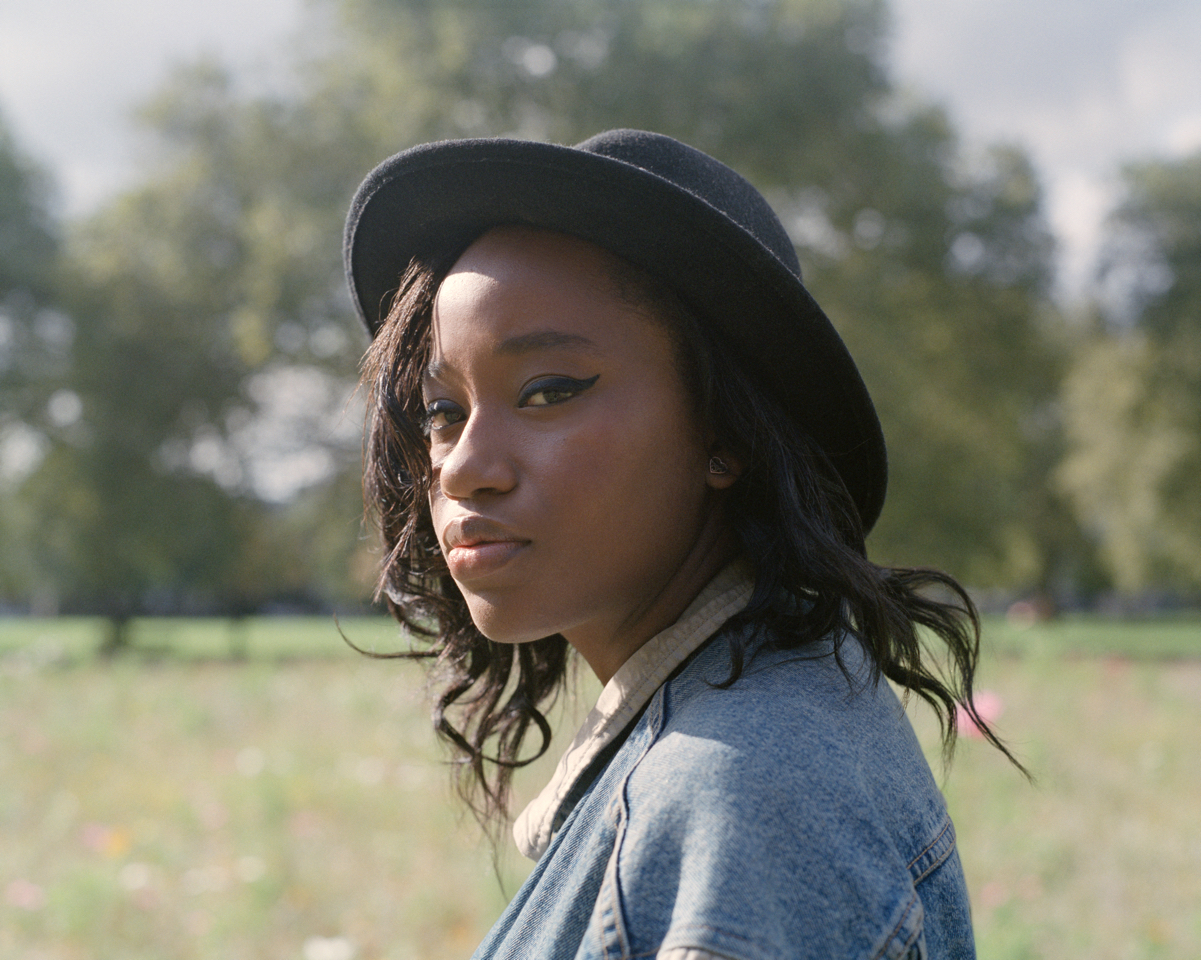 Denai Moore links up with Kwes for a crisp new re-work of ‘Detonate’