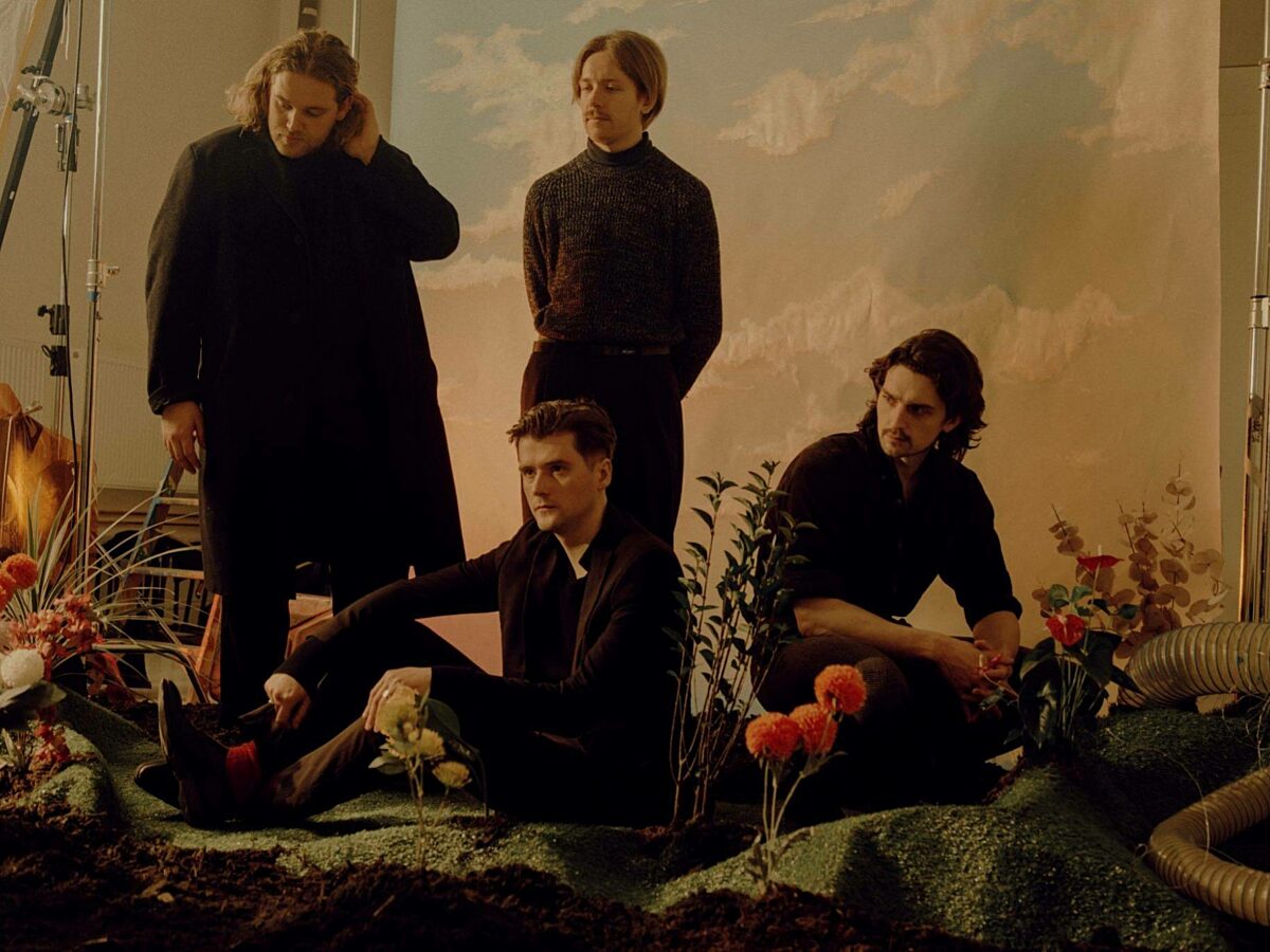 Do Nothing announce debut album 'Snake Sideways' - Vimarsana News