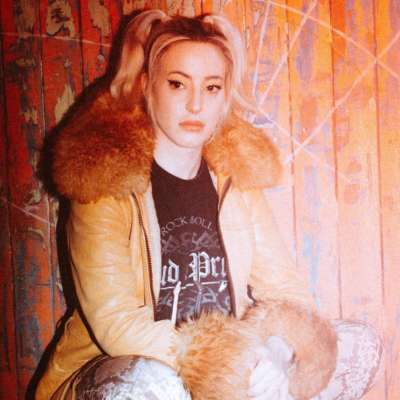 Blonde Ambition: Du Blonde