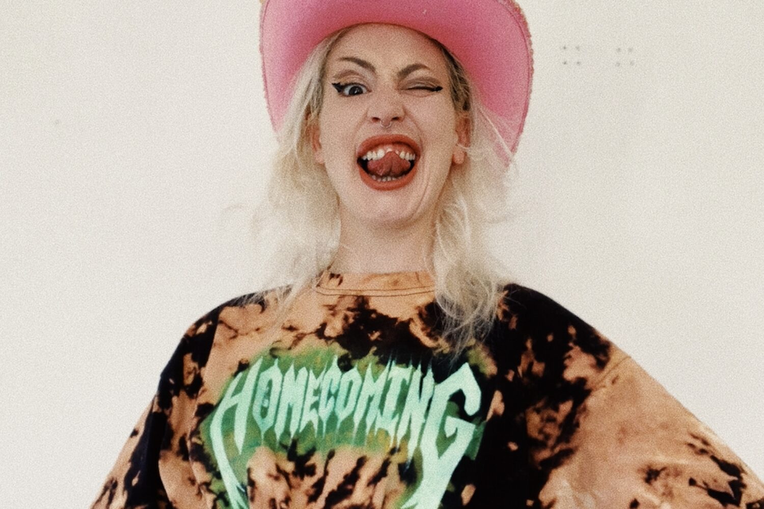 Du Blonde announces collab with Ezra Furman