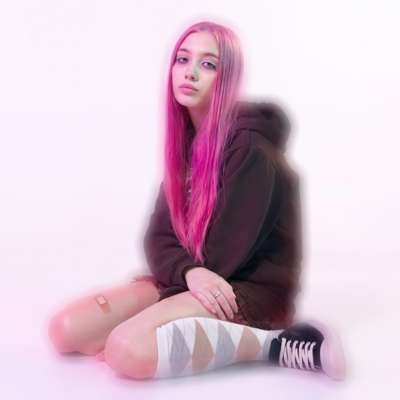 Hyperpop star daine releases new tracks ‘dainecore’ and ‘dying’