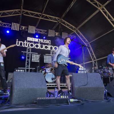 Watch Eat Fast make their Reading Festival debut